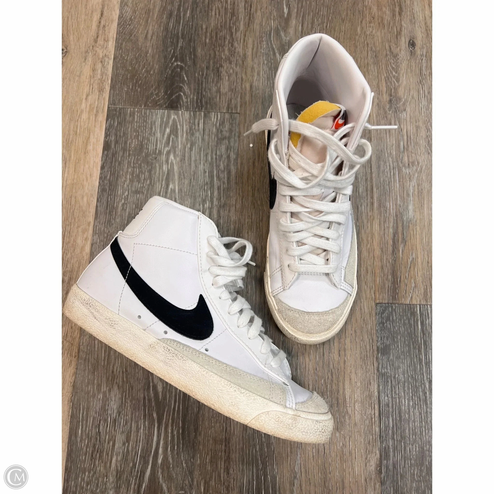 Shoes Sneakers By Nike In White, Size: 8 Training Friendly ReflectiveDetails