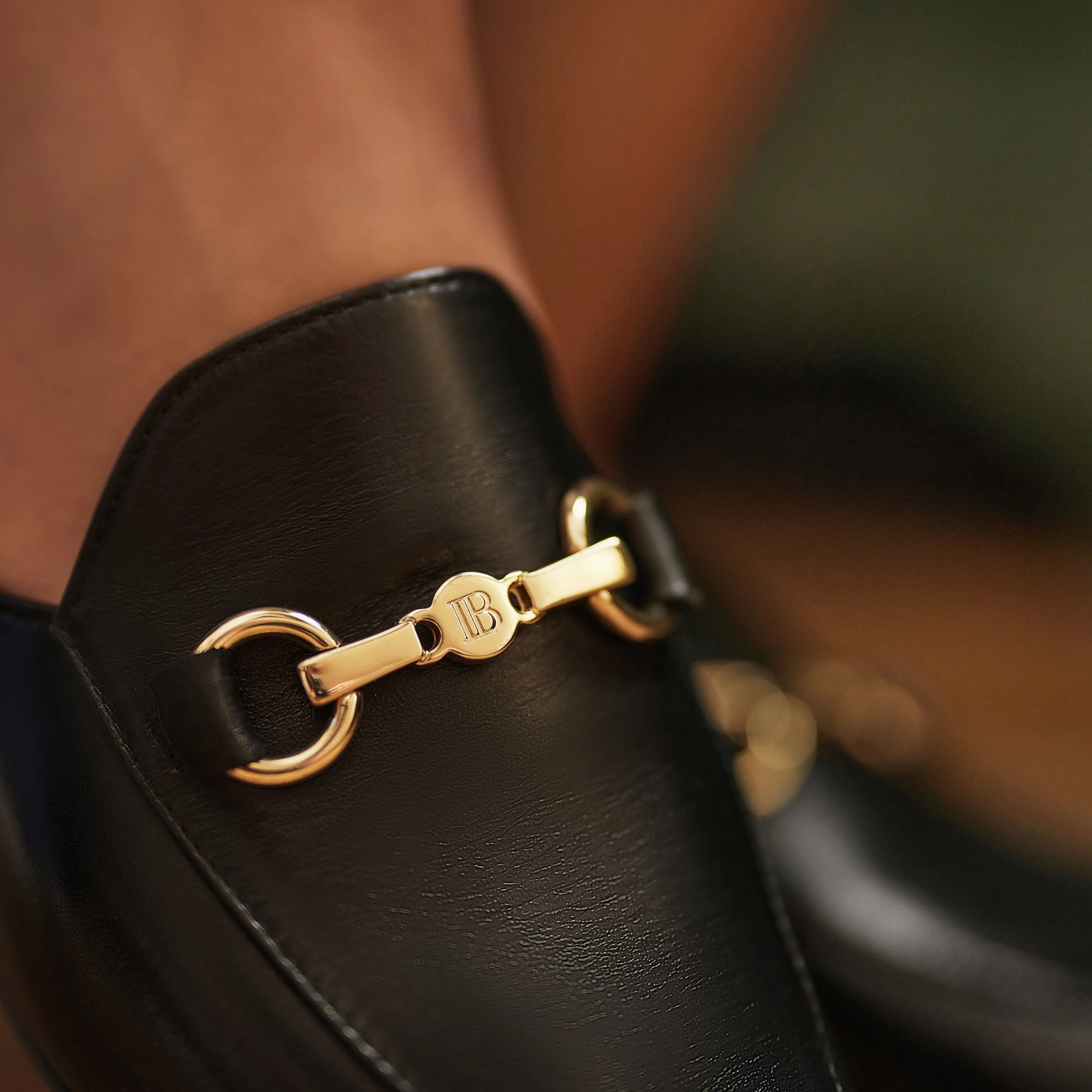 Vend?me Fleur black calfskin leather slipper loafers subtle - patterns