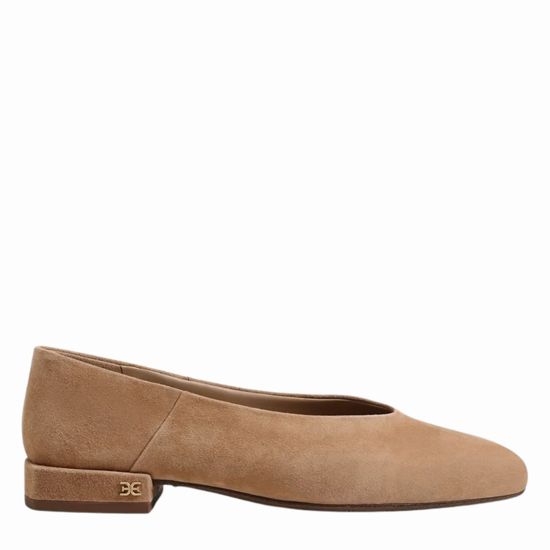 strap - on style coordinating Kasey