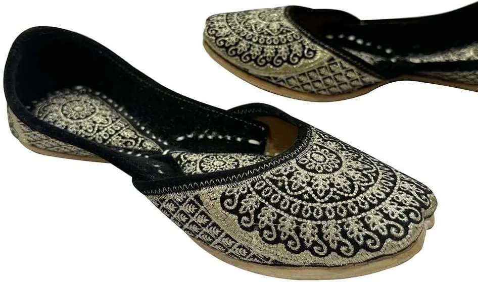 Women Flat Velvet Khussa Shoes Punjabi Jutti Traditional Mojari Loafers Pumps