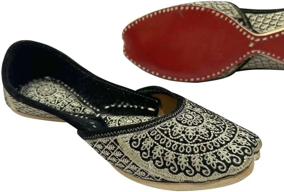 Women Flat Velvet Khussa Shoes Punjabi Jutti Traditional Mojari Loafers Pumps