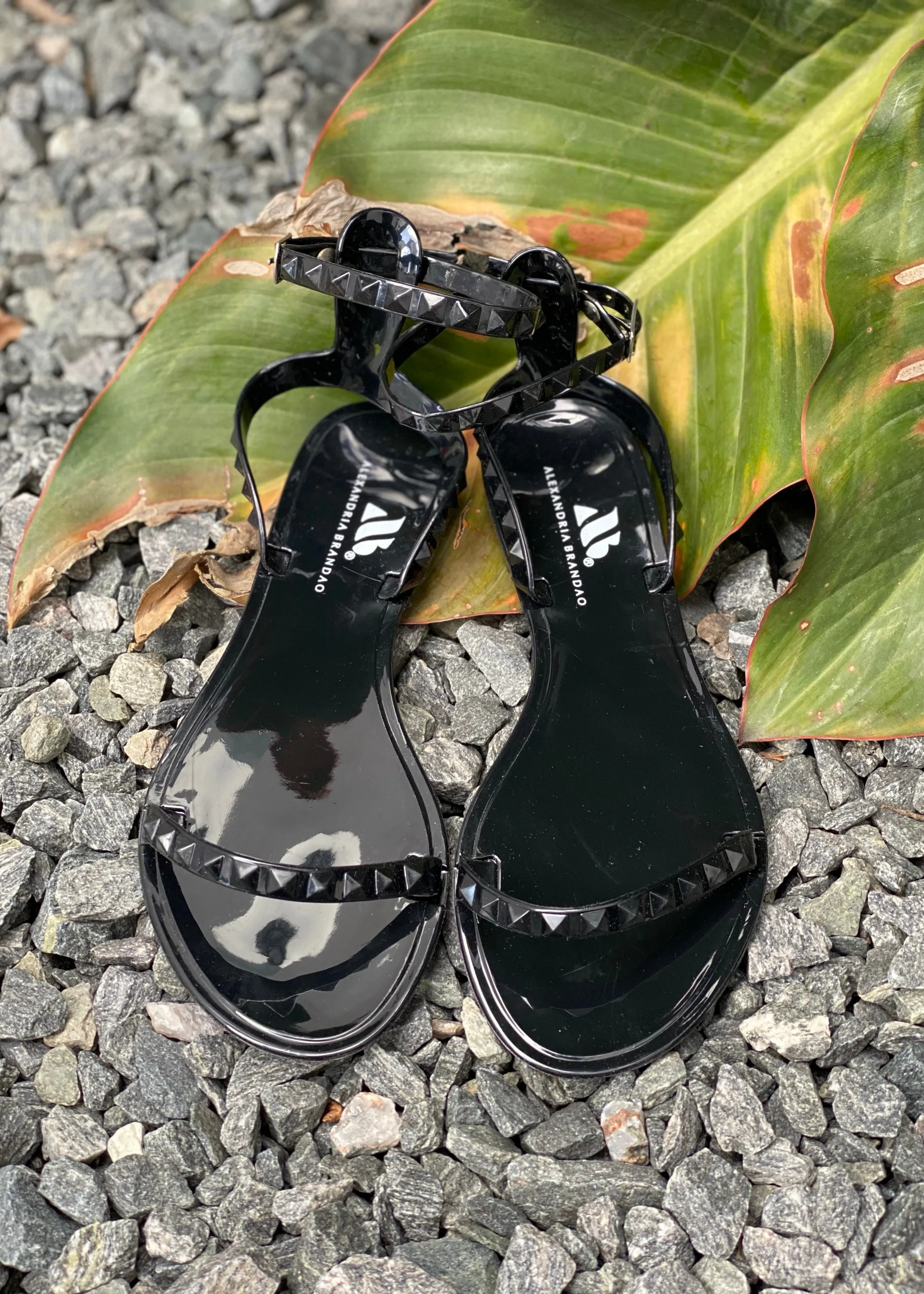 Women's Wide Aria Shinny Black Sandals