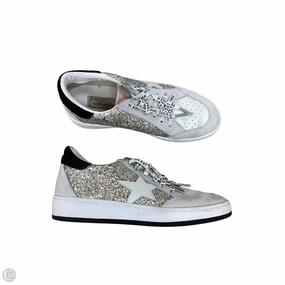 Shoes Sneakers By Vintage Havana In Silver & White, Size: 8 Durable Tread Pattern Footwear Tech